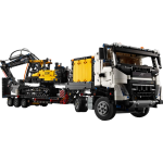 Конструктор LEGO Technic 42175 Грузовик Volvo FMX и электрический экскаватор EC230 — изображение 4