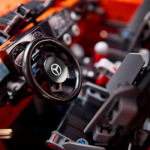 Конструктор LEGO Technic 42177 Профессиональная линейка Mercedes-Benz G500 — изображение 6