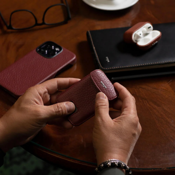 Магнитный картхолдер VAJA V-Mag Mini Wallet, желтовато-коричневый (Pull Up Camel) — изображение 3