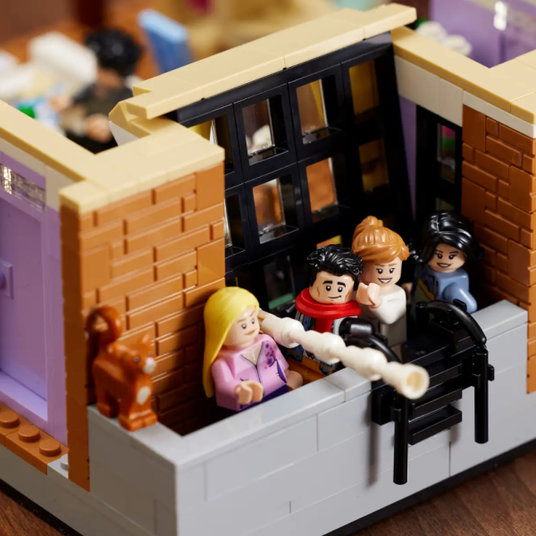 Конструктор LEGO Ideas 10292 Квартиры героев сериала Друзья — изображение 6