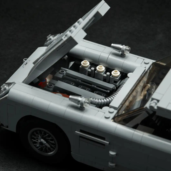 Конструктор LEGO Creator 10262 Expert James Bond Aston Martin DB5 — изображение 4
