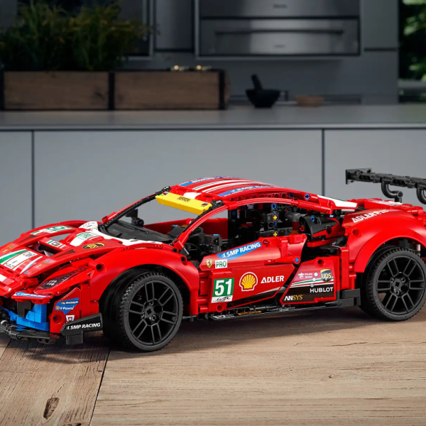 Конструктор LEGO Technic 42125 Ferrari 488 GTE AF Corse — изображение 3