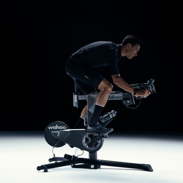 Велостанок Wahoo KICKR BIKE V2 — изображение 6