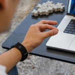 Ремешок MUDRA BAND Black для Apple Watch с функцией управления жестами (размер 38-41) — изображение 5