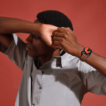 Apple Watch Series 11 Hermes 46mm ремешок Simple Tour Gold — изображение 4