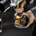 Аккумуляторный гайковерт DeWalt DCF961NT без аккумулятора — изображение 5