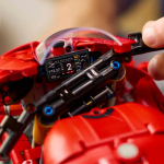 Конструктор LEGO Technic 42202 Мотоцикл Ducati Panigale V4 S — изображение 7