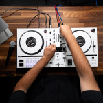 DJ-контроллер Нerculеs DJ Control Inрulsе Т7 Limitеd Whitе — изображение 3