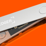 Аппаратный криптовалютный кошелёк Ledger Nano X BTC Orange — изображение 4